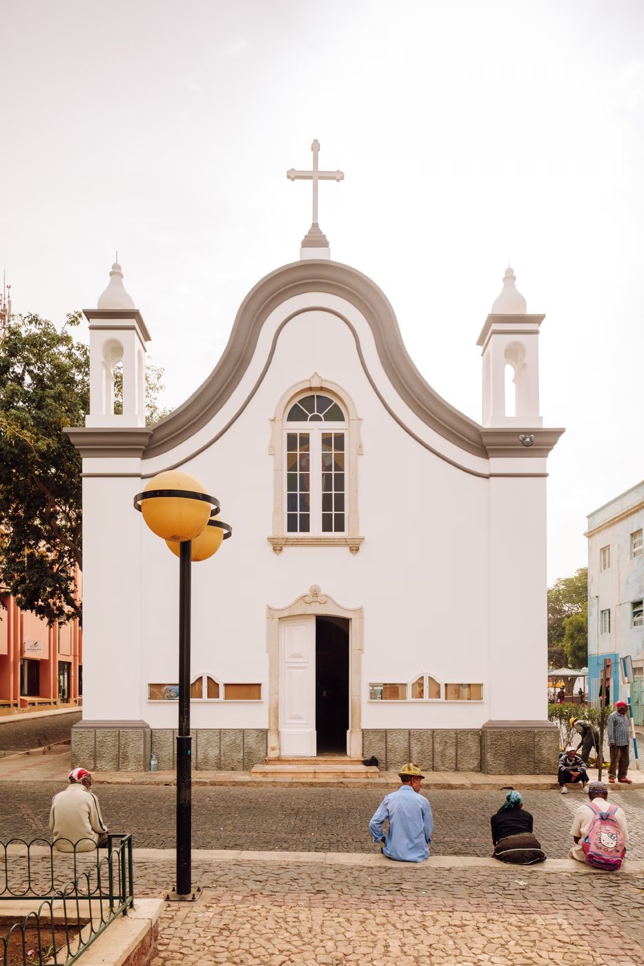 São Vicente church (De Tijd · Sabato)
